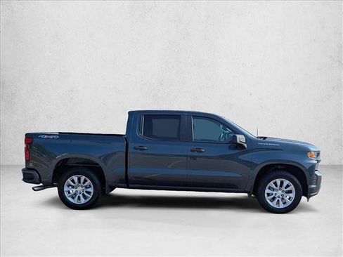 Used 2020 Chevrolet Silverado 1500 Custom w/ Custom Value Package AWD/4WD image 4