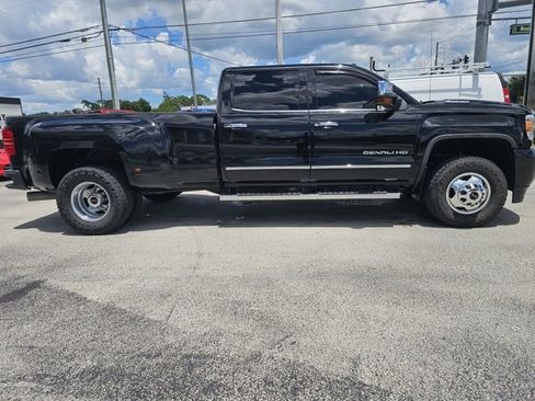 Used 2018 GMC Sierra 3500 Denali w/ Duramax Plus Package image 8