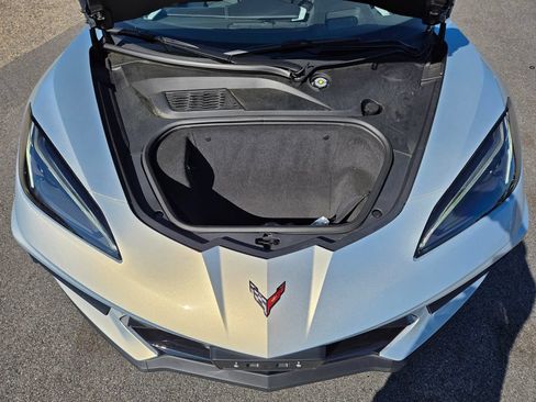 Used 2022 Chevrolet Corvette Stingray Premium Conv w/ Z51 Performance Package RWD image 10