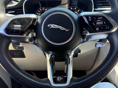 Used 2023 Jaguar F-PACE SVR AWD/4WD image 11