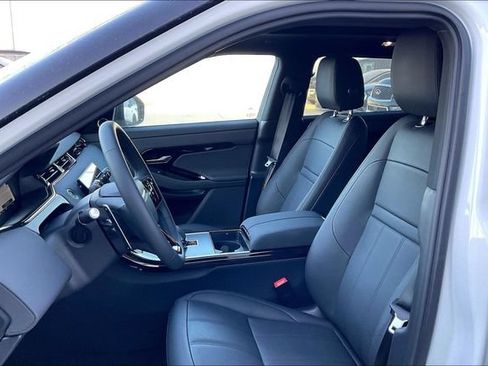 Used 2026 Land Rover Range Rover Evoque Dynamic SE AWD/4WD image 9