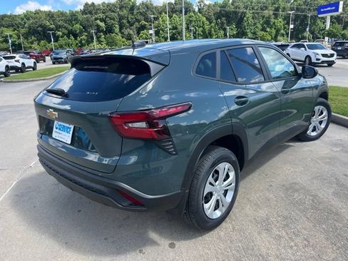 New 2026 Chevrolet Trax LS FWD image 7