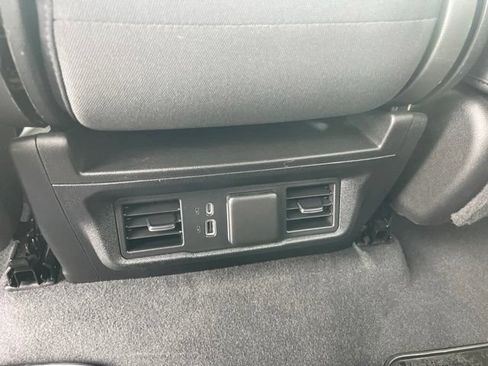 Used 2023 Chevrolet Silverado 1500 LT AWD/4WD image 18
