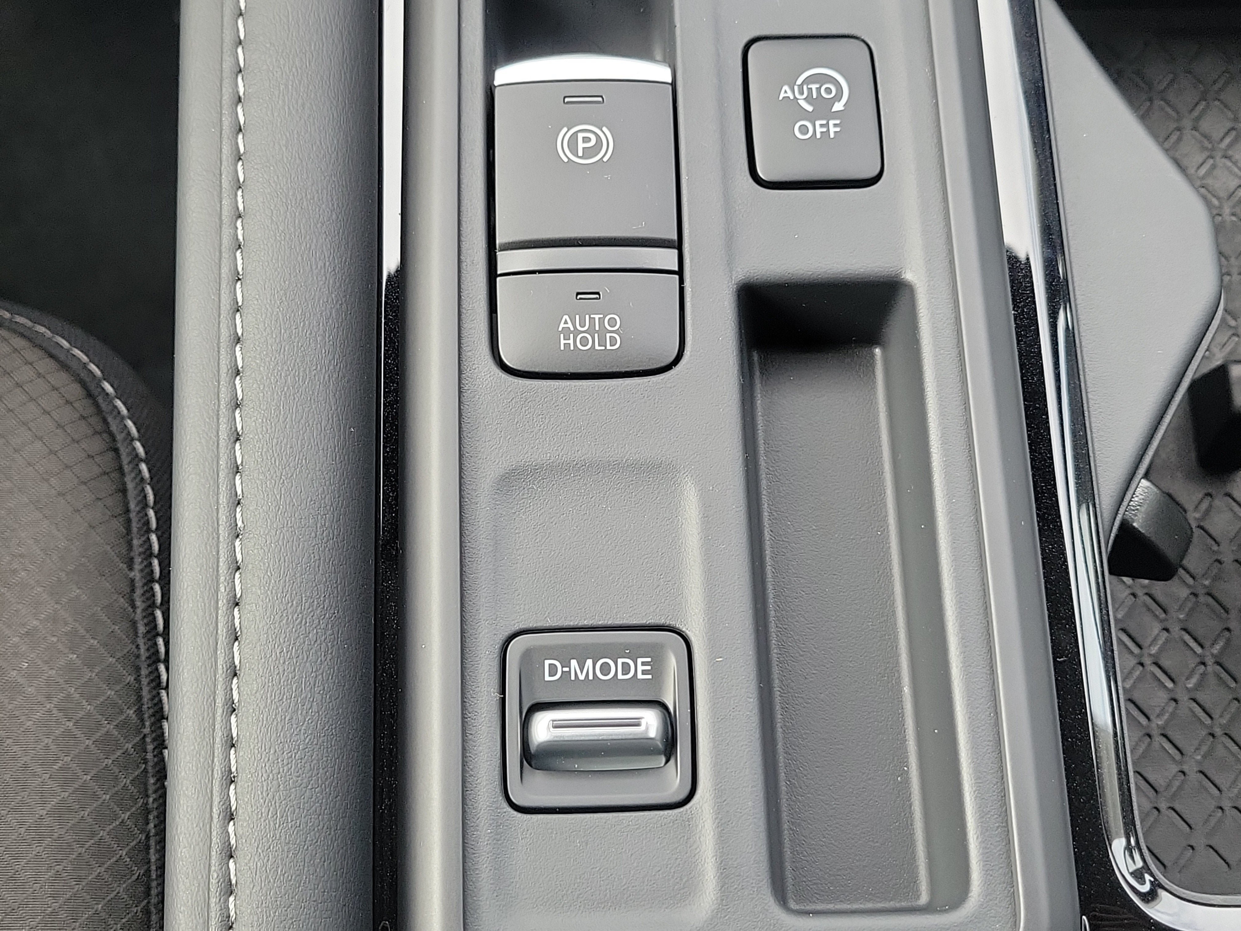 New 2026 Nissan Pathfinder SL FWD image 28
