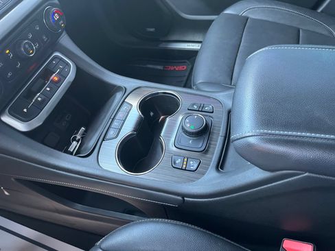 Used 2020 GMC Acadia SLT w/ Premium Package FWD image 21