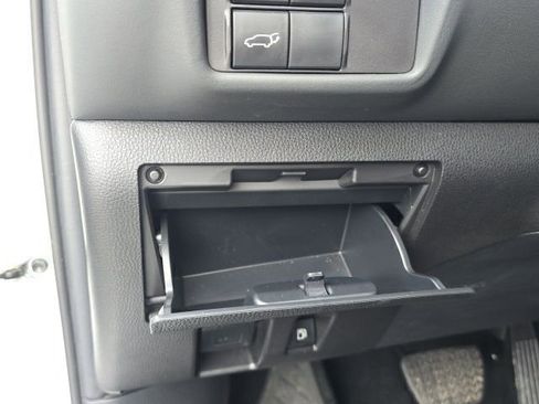 Certified 2024 Toyota Highlander XLE image 47