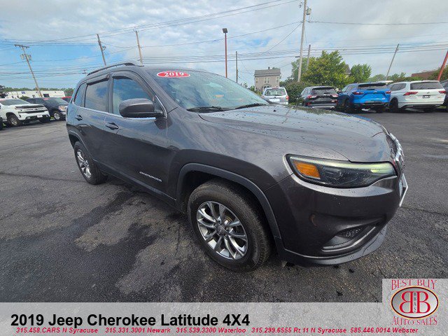 Used 2019 Jeep Cherokee Latitude Plus w/ Cold Weather Group AWD/4WD image 1