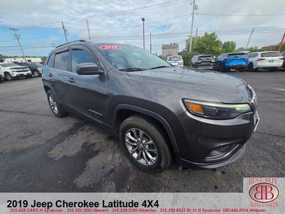 Used 2019 Jeep Cherokee Latitude Plus w/ Cold Weather Group