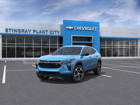 New 2026 Chevrolet Trax RS w/ Sunroof Package FWD image 8