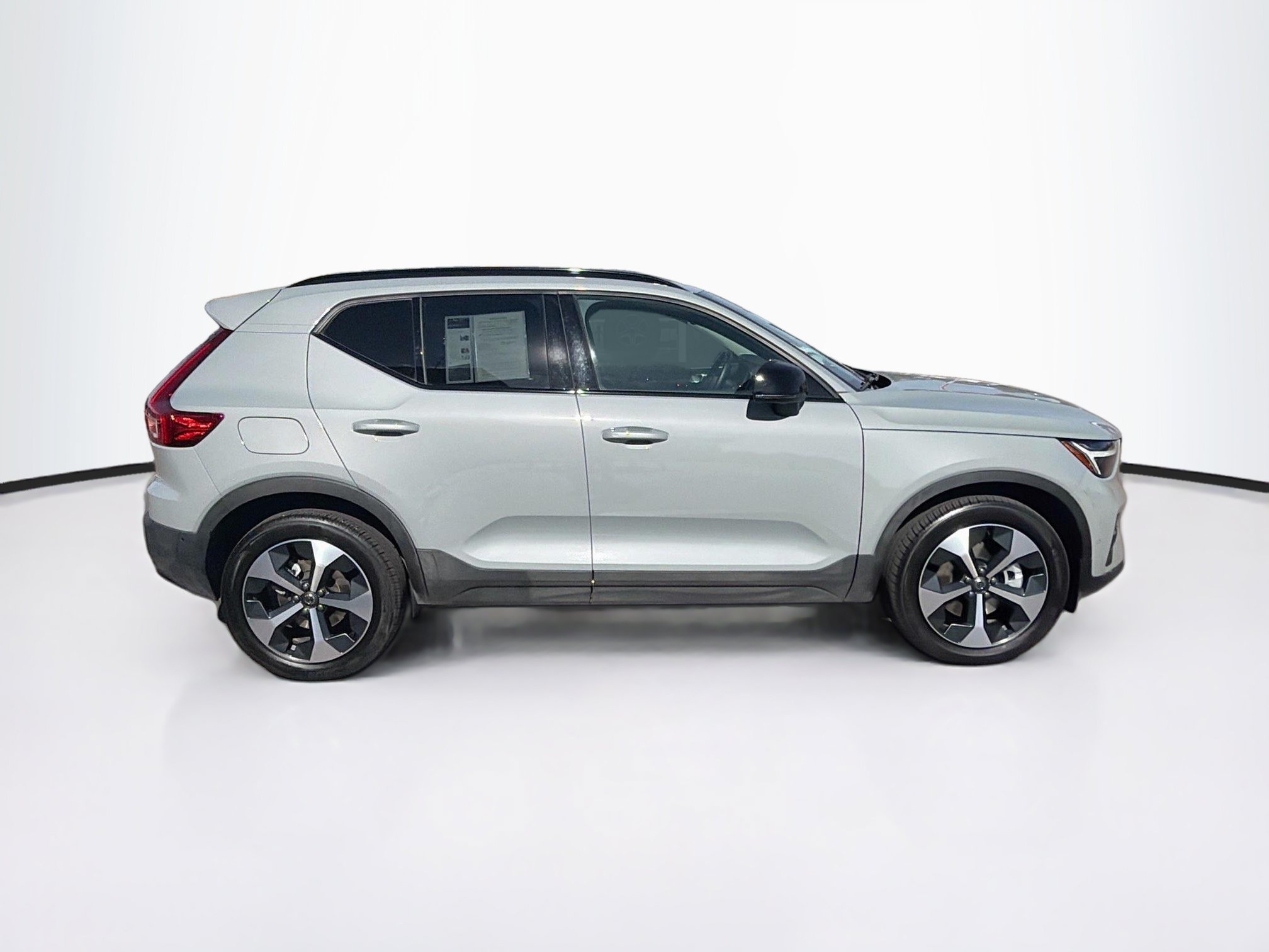 Used 2026 Volvo XC40 B5 Plus AWD/4WD image 10
