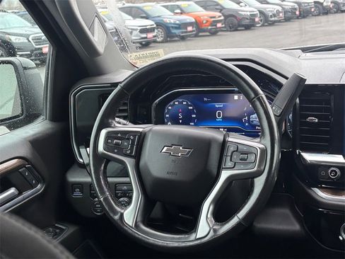 Used 2022 Chevrolet Silverado 1500 RST image 24