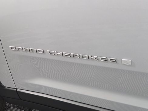 New 2026 Jeep Grand Cherokee L 4WD image 14