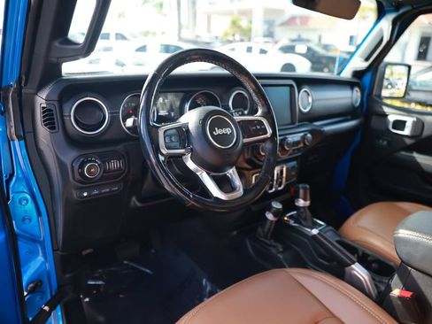 Used 2021 Jeep Wrangler Unlimited Sahara w/ Cold Weather Group AWD/4WD image 17