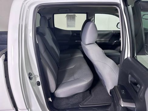 Used 2021 Toyota Tacoma SR5 AWD/4WD image 11