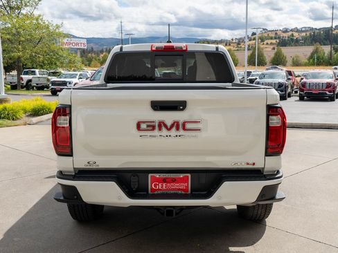 Used 2024 GMC Canyon AT4 w/ AT4 Premium Package AWD/4WD image 6