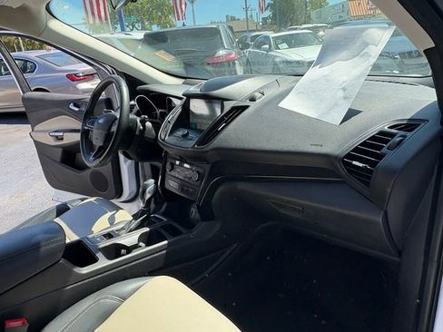 Used 2019 Ford Escape SEL image 21