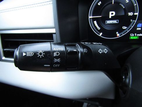 Used 2024 Mitsubishi Outlander SEL AWD/4WD image 27