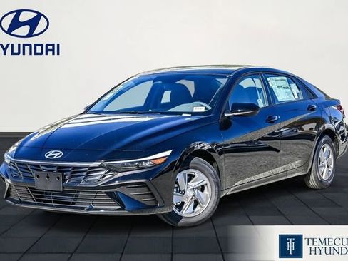 Certified 2026 Hyundai Elantra SE w/ Cargo Package FWD image 1