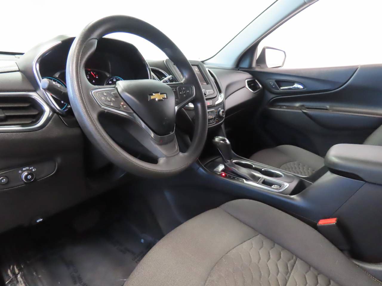 Used 2021 Chevrolet Equinox LT FWD image 15