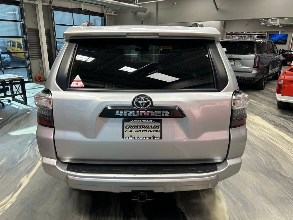 Used 2024 Toyota 4Runner TRD Off-Road Premium AWD/4WD image 32