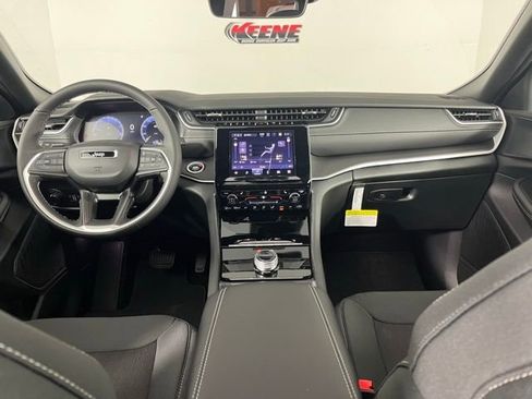 New 2025 Jeep Grand Cherokee Laredo X w/ Luxury Tech Group I image 13