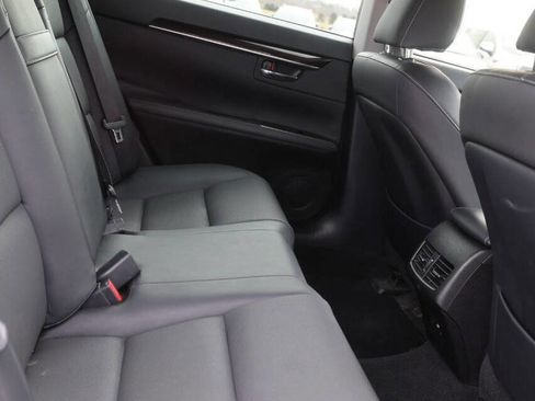 Used 2018 Lexus ES 300h w/ Navigation Package image 16