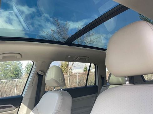 Used 2019 Volkswagen Atlas SE w/ Panoramic Sunroof Package image 21