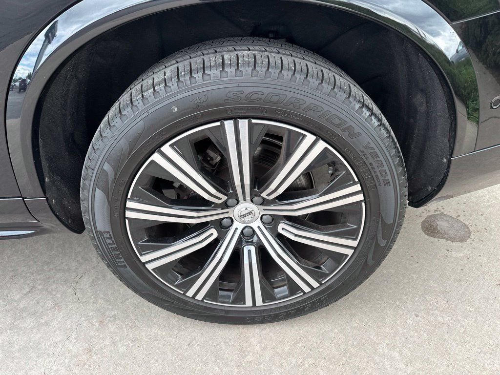 Certified 2023 Volvo XC90 B6 Plus w/ Protection Package Premier AWD/4WD image 19