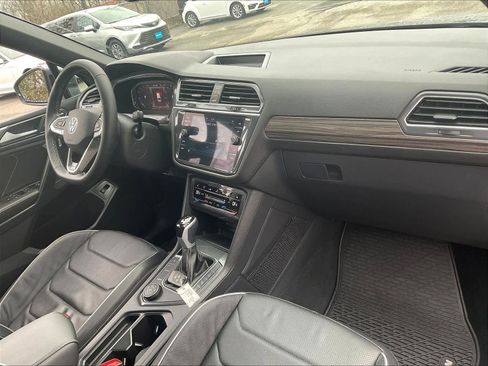 Used 2023 Volkswagen Tiguan SEL R-Line image 14