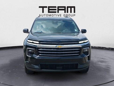 New 2025 Chevrolet Traverse LT w/ Enhanced Driving Package image 2