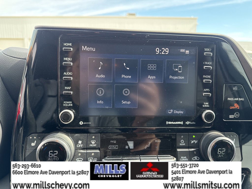 Used 2022 Toyota Highlander XLE AWD/4WD image 17
