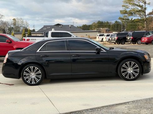 Used 2013 Chrysler 300 S image 4