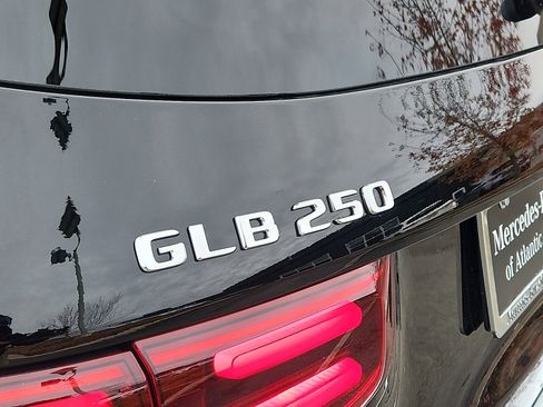 New 2026 Mercedes-Benz GLB 250 4MATIC image 16