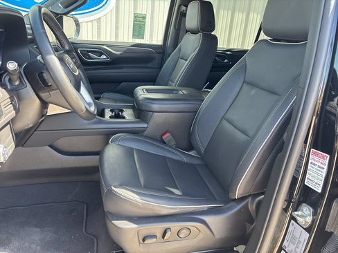 Used 2024 GMC Yukon SLT AWD/4WD image 10