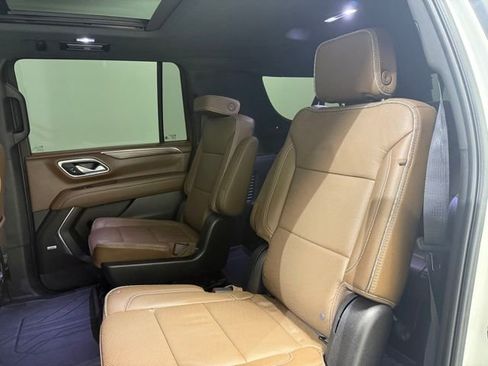 Used 2024 Chevrolet Suburban High Country image 26