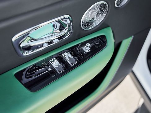 Used 2023 Rolls-Royce Cullinan Black Badge w/ Driver's Package image 36