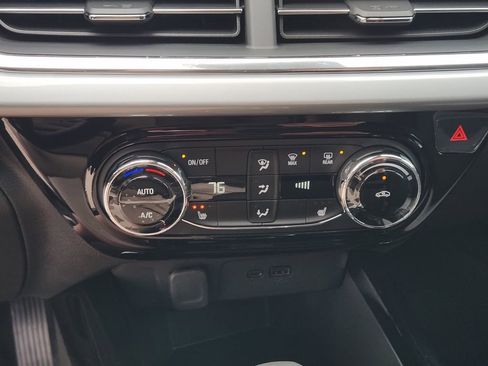 New 2026 Chevrolet Trax LT w/ Driver Confidence Package image 15