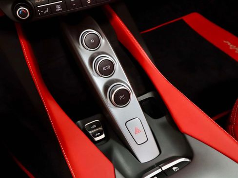 Certified 2019 Ferrari Portofino RWD image 31
