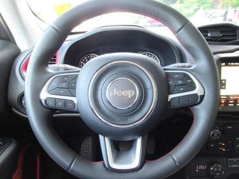 Certified 2023 Jeep Renegade Trailhawk AWD/4WD image 22