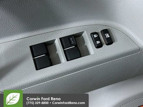 Used 2011 Toyota Highlander Limited w/ Tow Pkg AWD/4WD image 17