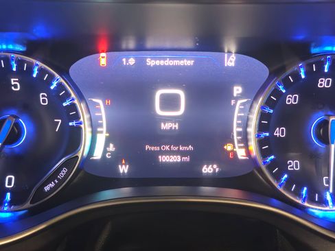 Used 2021 Chrysler Pacifica Touring image 33