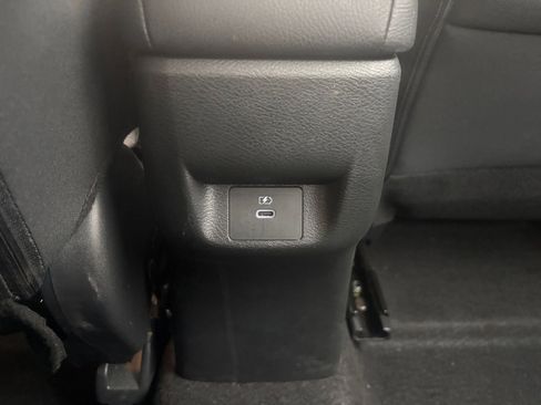 Used 2025 Nissan Versa SV FWD image 22