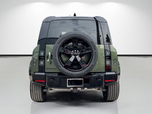 New 2026 Land Rover Defender 110 X-Dynamic SE AWD/4WD image 4