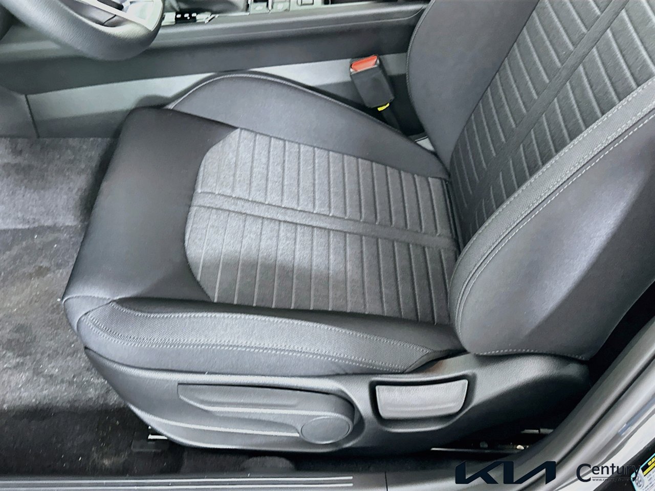 New 2026 Kia K5 LXS FWD image 16