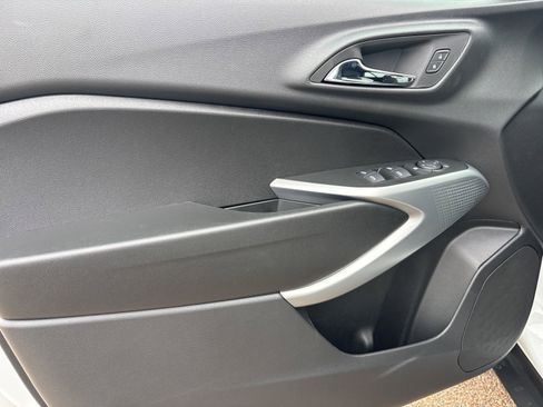 New 2026 Chevrolet Trax RS w/ Sunroof Package image 11