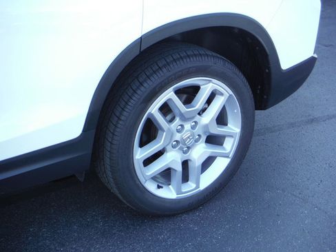 Used 2024 Honda Passport EX-L image 4