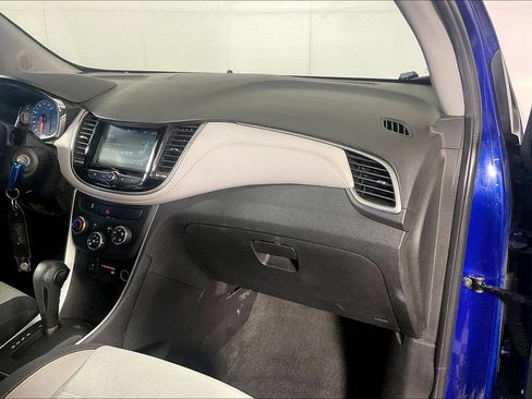 Used 2017 Chevrolet Trax LS AWD/4WD image 18