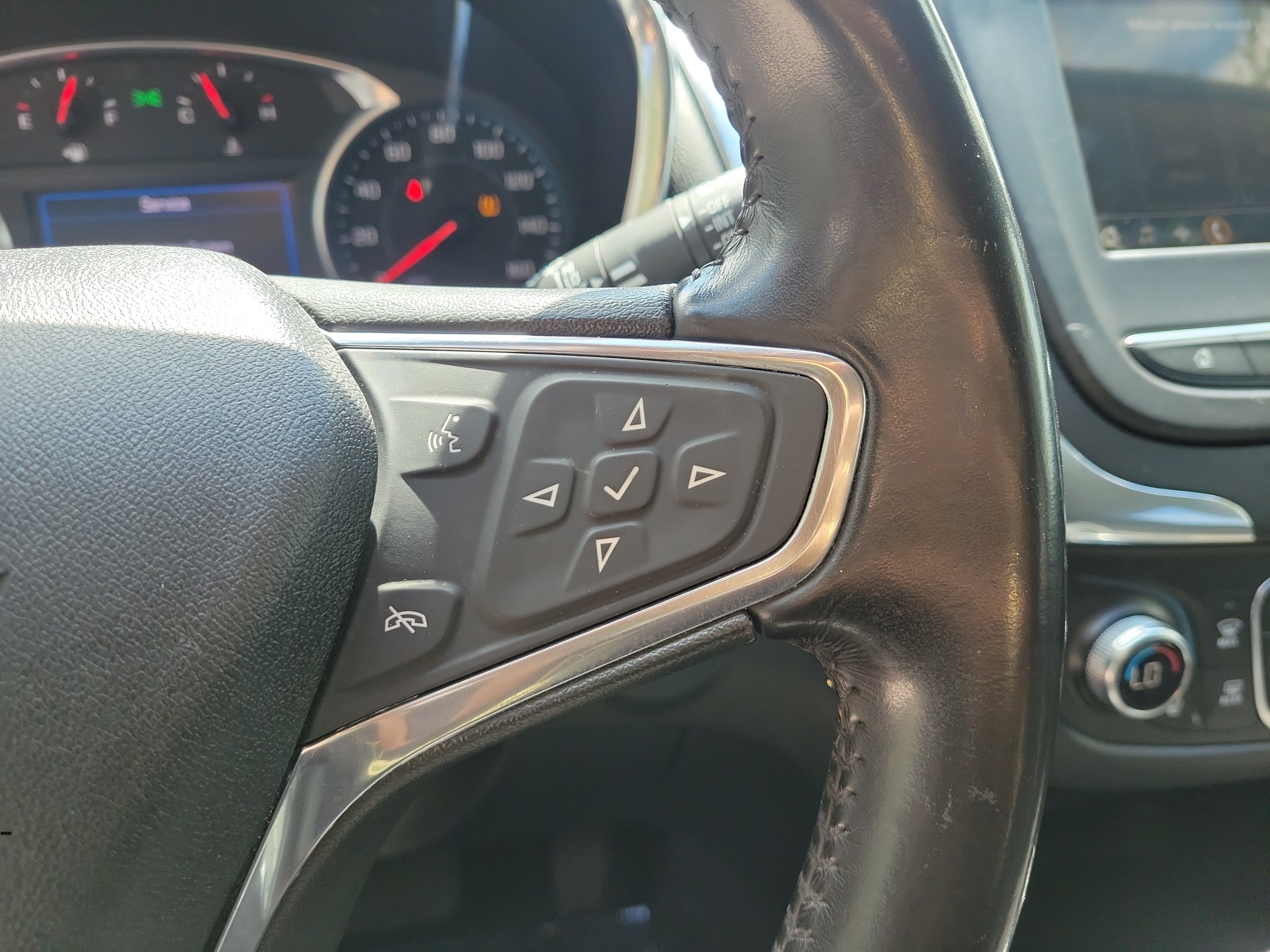 Used 2019 Chevrolet Equinox LT AWD/4WD image 23
