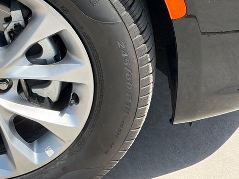 Certified 2026 Chrysler Pacifica Limited image 8