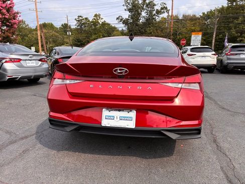 Used 2023 Hyundai Elantra SEL FWD image 6
